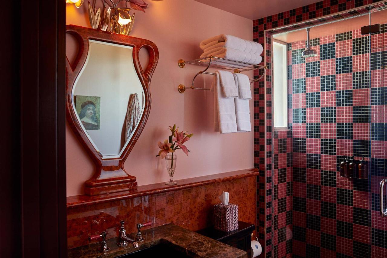 Ulysses, An Ash Hotel Baltimore Bagian luar foto