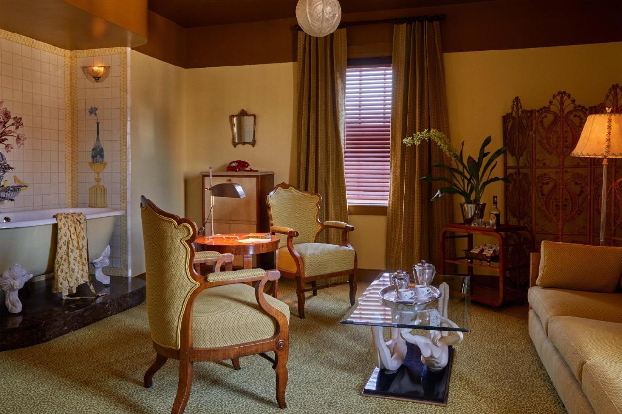 Ulysses, An Ash Hotel Baltimore Bagian luar foto