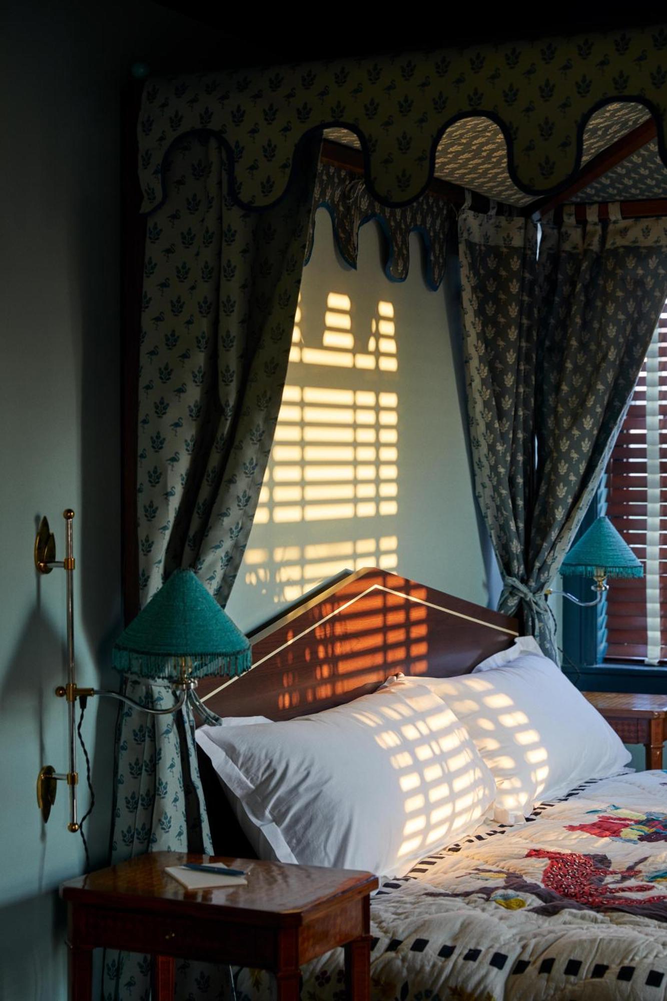 Ulysses, An Ash Hotel Baltimore Bagian luar foto